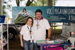 A coordenadora de relações externas da Heineken Brasil, Nadja Marques, com o idealizador do Pegaí, Idomar Augusto Cerutti