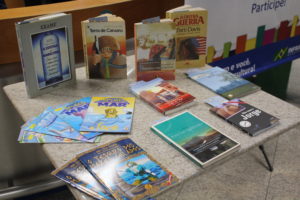 No Aeroporto Afonso Pena, dos 300 livros arrecadados, metade são do Pegaí