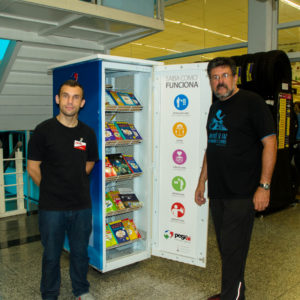 O coordenador do Shopping Total Michell Souza com o idealizador do Pegaí Idomar Augusto Cerutti